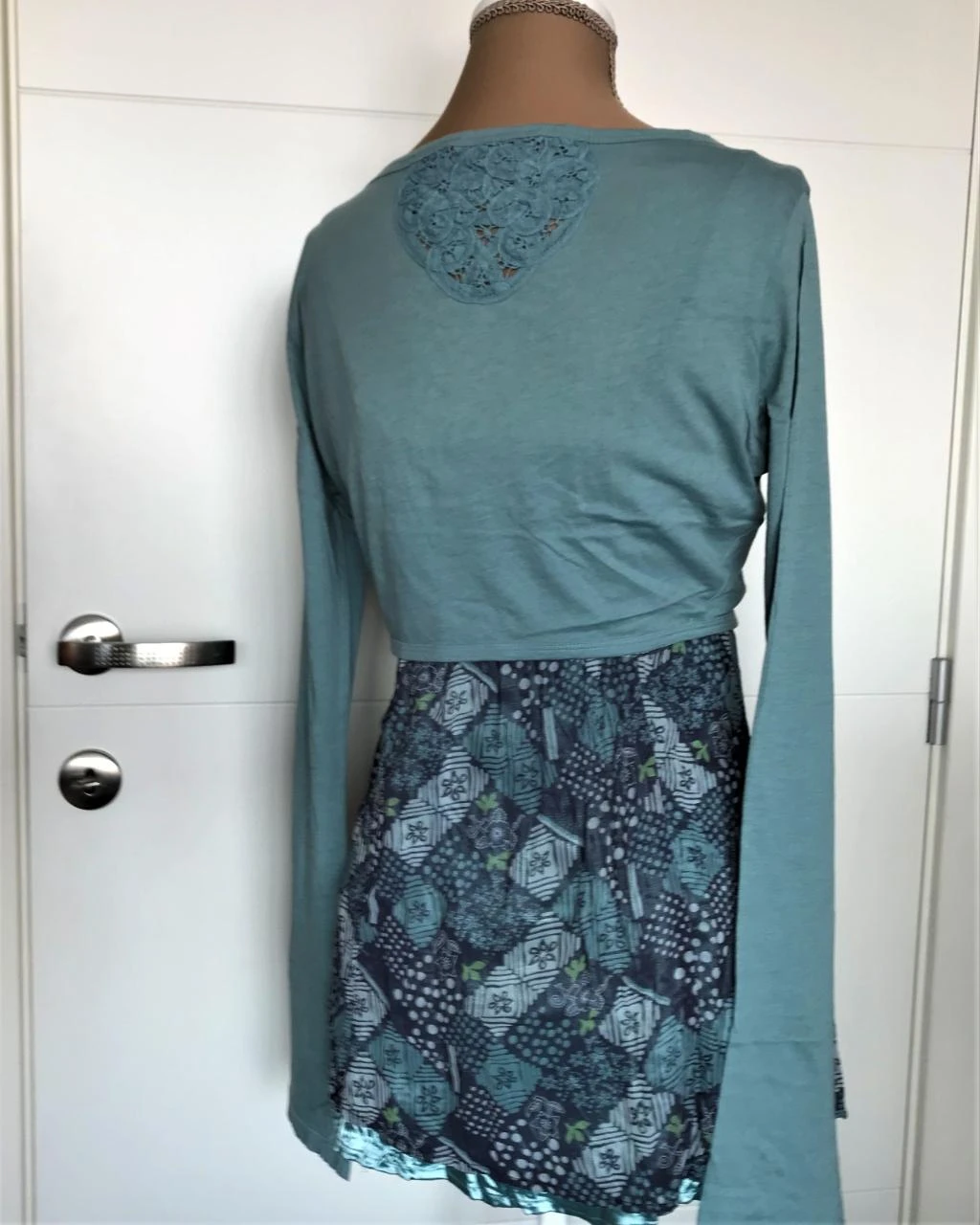 EDC Esperit hermosa blusa satinada forrada con un suave chaleco corto. – photo 13